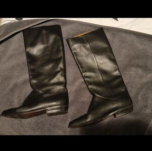 Mid-calf tall Leahter boots